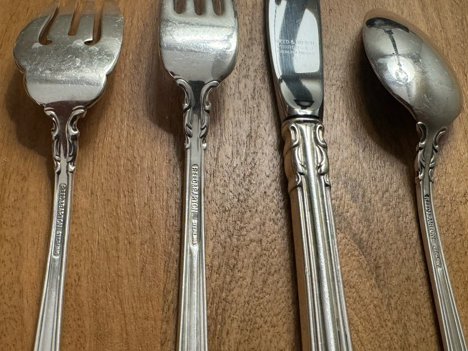 Juego de cubiertos de plata esterlina del siglo XVIII Reed & Barton servicio para 8 Foto 4 de 4