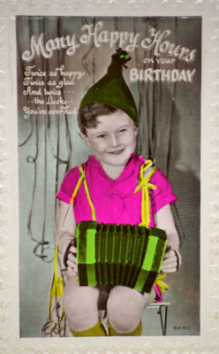 AK Junge Kind Akkordeon Portrait Geburtstag handkoloriert 30er Jahre RPPC