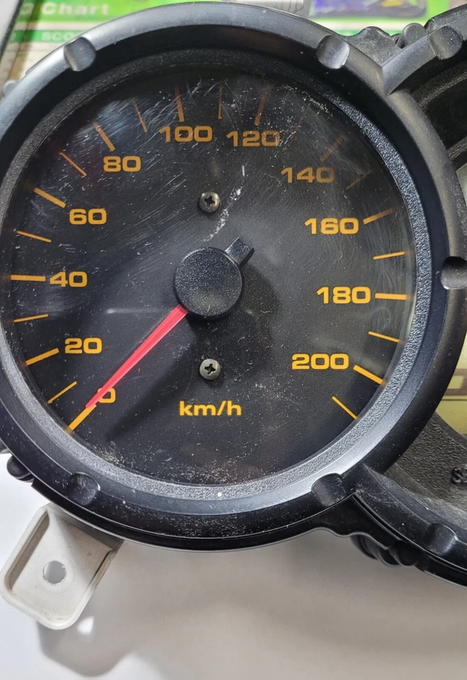 OEM SUZUKI 650 VSTROM GAUGE CLUSTER 2004-2006 34120-27G11 *UMA ABA QUEBRADA* - Imagem 3 de 4