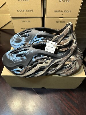 靴 yeezy foam runner 26.5 Amazon.com | adidas Mens Yeezy Foam Runner Shoe Stone Sage
