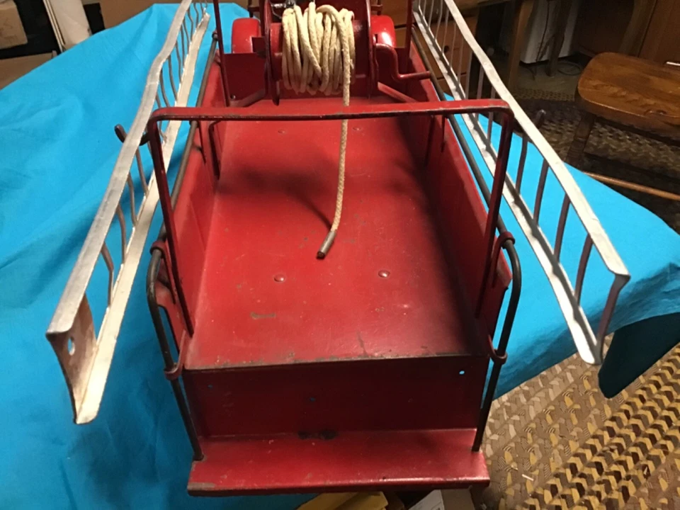 Camión de bomberos Keystone Packard 28" de metal prensado Foto 4 de 4