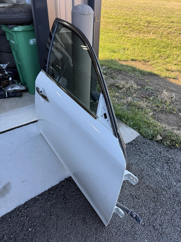 11-19 INFINITI M37 Q70 FRONT RIGHT SIDE DOOR ASSEMBLY - WHITE _ QAA - Image 3 of 4