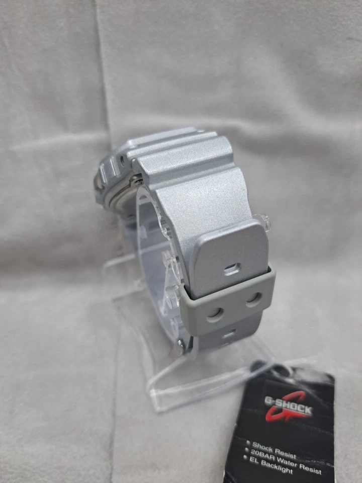 G-SHOCK DW-5600SG-7ER Orologio 43mm Cassa Argento in Resina - Immagine 4 di 4