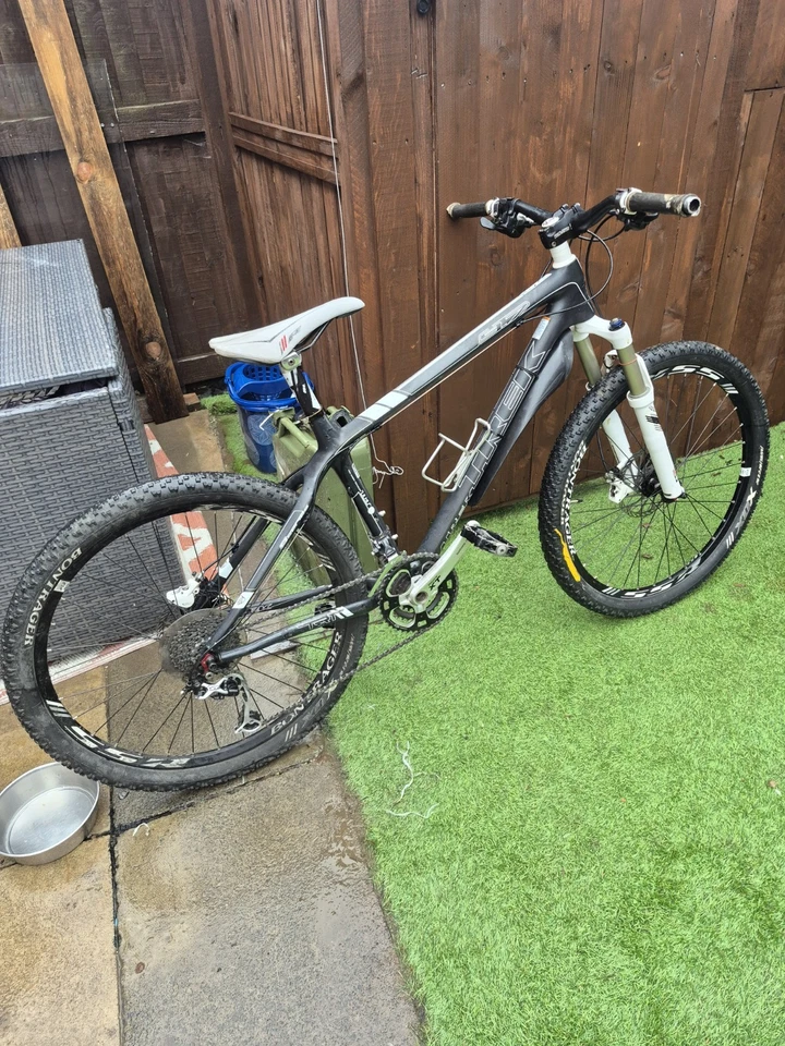 Trek Elite 9.7 Carbon Hardtail Mountain Bike - Image 2 of 4