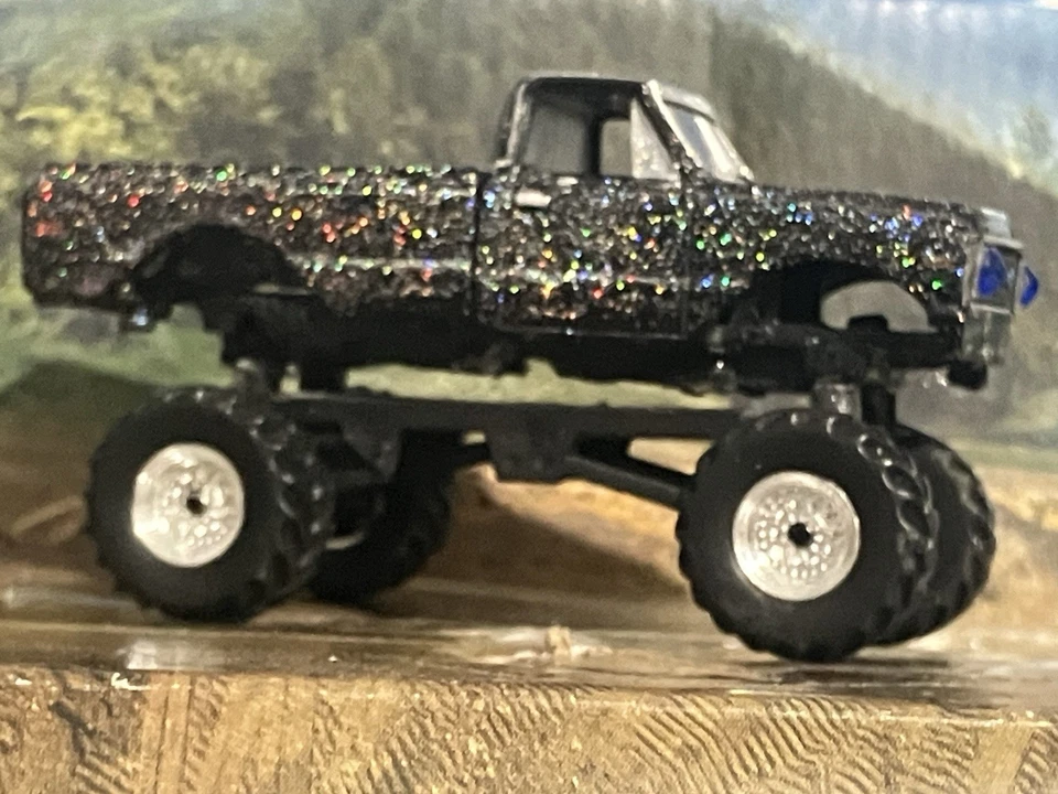 Loose 1:64 1972 Chevy K-10 LIFTED Custom Paint - Image 2 of 4