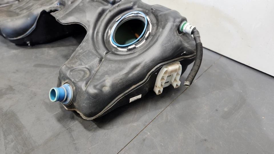 ✅ Reservatório de tanque de combustível 4k 15-20 OEM BMW F80 F82 F83 M3 M4 - Imagem 4 de 4