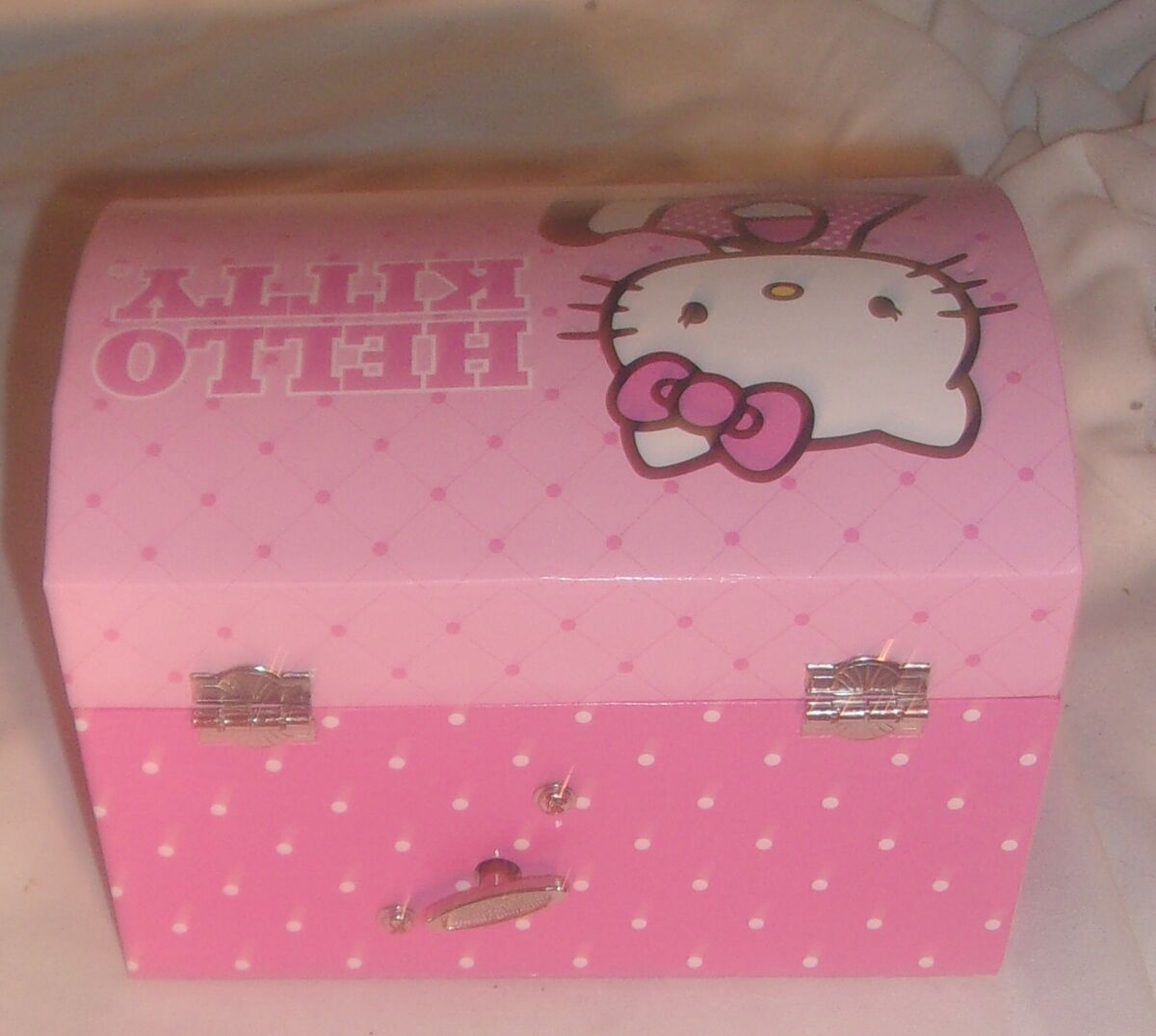 SANRIO HELLO KITY MUSIC BOX IN NEW CONDITION SMALL TURNING SANRIO HELLO KITY MUSIC BOX IN NEW CONDITION SMALL TURNING