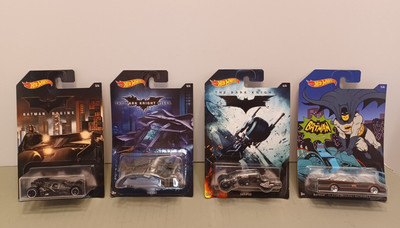 2017 Hot Wheels Batman Batmobile 6 Car Series Card Issue Classic Car New Sealed
