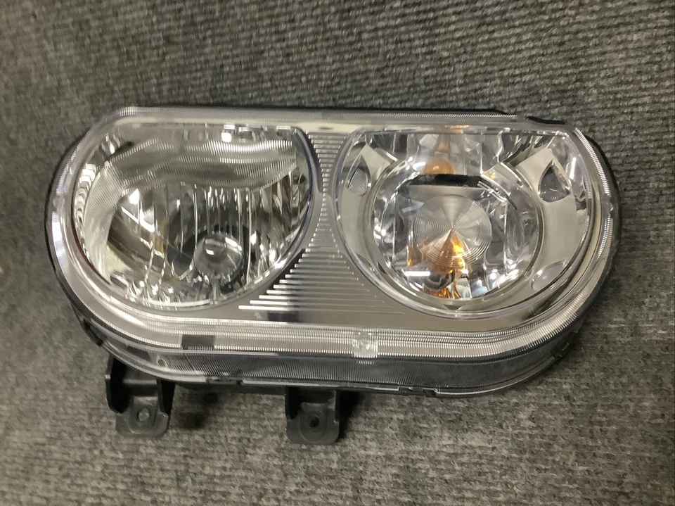 Faro halógeno derecho derecho Dodge Challenger CAPA 2008 09 10 2011 2012 2013 2014 Foto 3 de 4