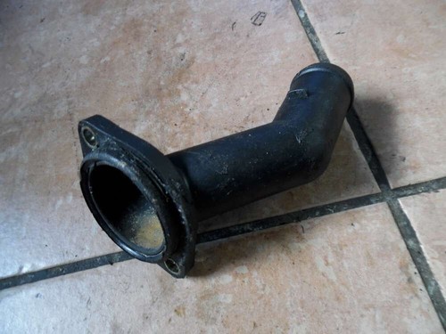 Audi A3 8L Flansch Kühlmittelflansch 06A121121C