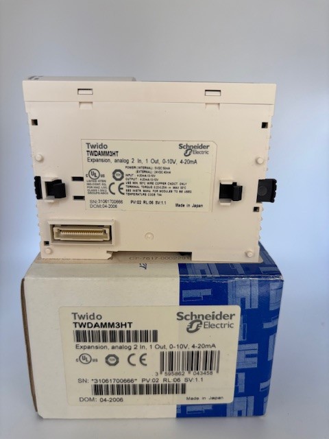 Module TELEMECANIQUE TWDAMM3HT pour réguler les signaux analogiques de précision