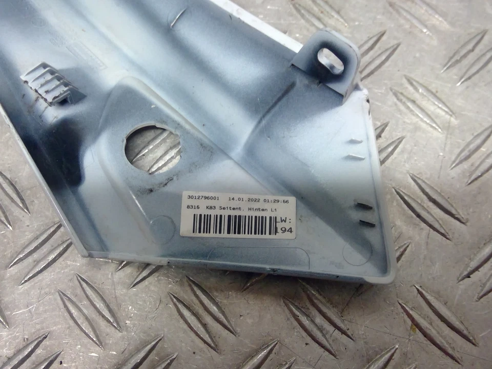 Verkleidung Seitenverkleidung links hinten  BMW F 900 R Bj.21 4R90 2448km - Bild 4 von 4