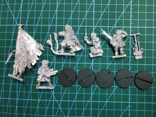 Uncolored model Vostroyan Command Squad (meta...