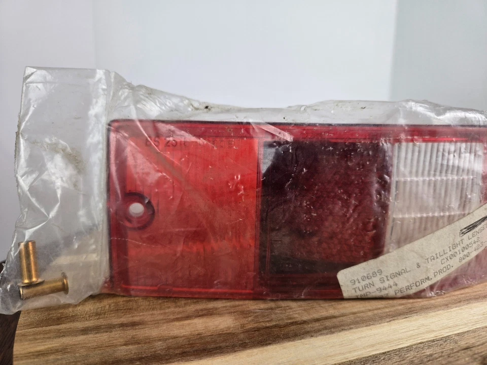 Porsche SWB 911/912 1965-68 lente trasera derecha ámbar TMP 9444 Foto 2 de 4