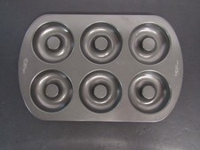 Wilton Nonstick 6 Cavity Donut Mold Pan Makes Full-Sized 3 3/4" Donuts NICE