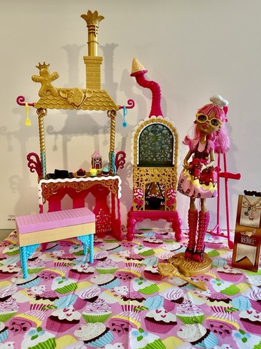 Ever After High ~ Ginger Breadhouse Doll & Sugar Coated Class Playset - Picture 1 of 23