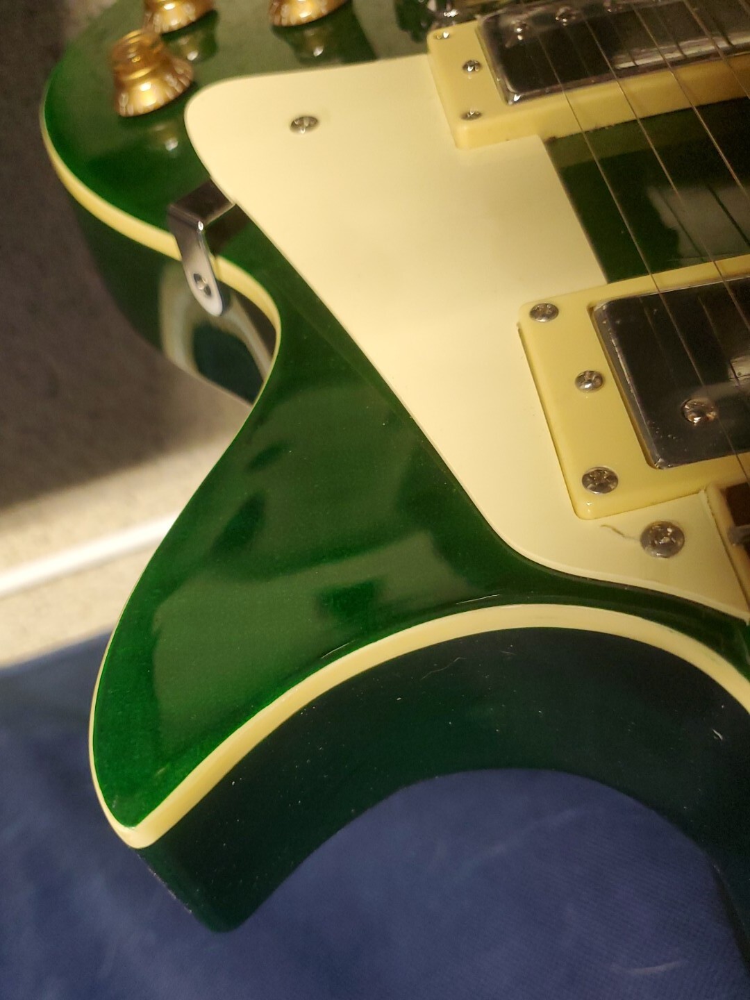 IYV ILS300 LP Electric Guitar RH Flamme Maple Top Transparent Emerald