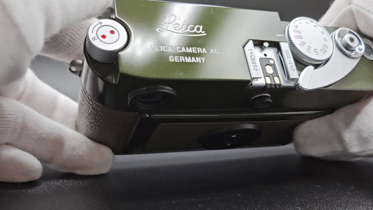 ONLY 300 MADE** LEICA M6 TTL 0.85 SAFARI GREEN MILLENNIUM MODEL