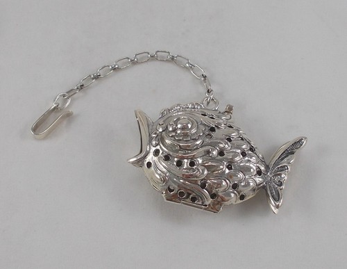 *RAR* Seltenes Teesieb in Fischform in 835er Silber von A. Bodemer - Picture 4 of 21