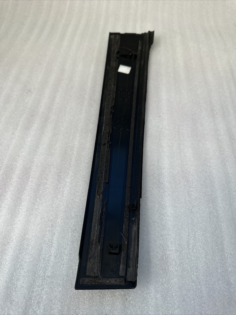 【専用】757612 2019-2020 Toyota Corolla Rear Door Exterior Trim Applique Right