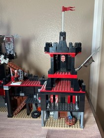 95% Complete Lego 8877 Knights Kingdom Vladeks Dark Fortress with Minifigs