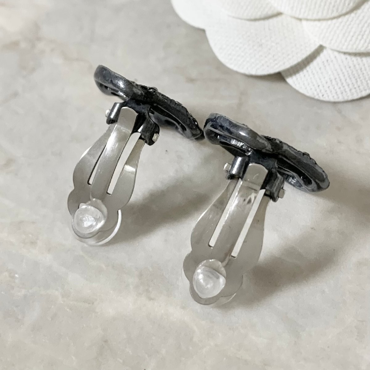 ⭐️CHANEL⭐️カメリア Chanel Camellia Silver Metal Earring Jewelry Authentic | eBay