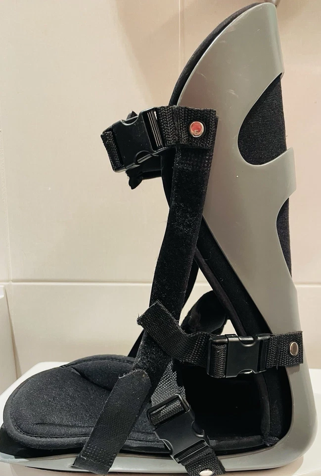 Night Splint For Plantares Fasciitis,boot hard shell Size M (New) - Image 4 of 4