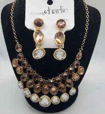 New With Tags Charming Charlie Earring & Necklace Set Bib Ombre 19in