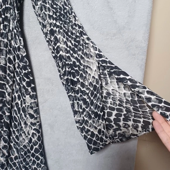 Blusa túnica para mujer Dressbarn talla XL estampado de serpiente manga campana boho fluida Foto 3 de 4