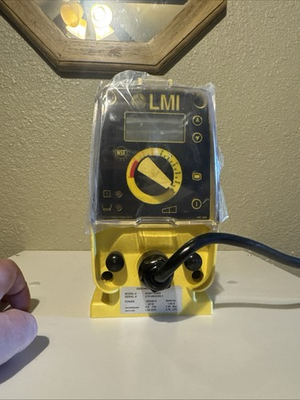 #ad LMI Pump Excel AD851 838SI 1.0 gph 110 psi 95 240 V $500.00