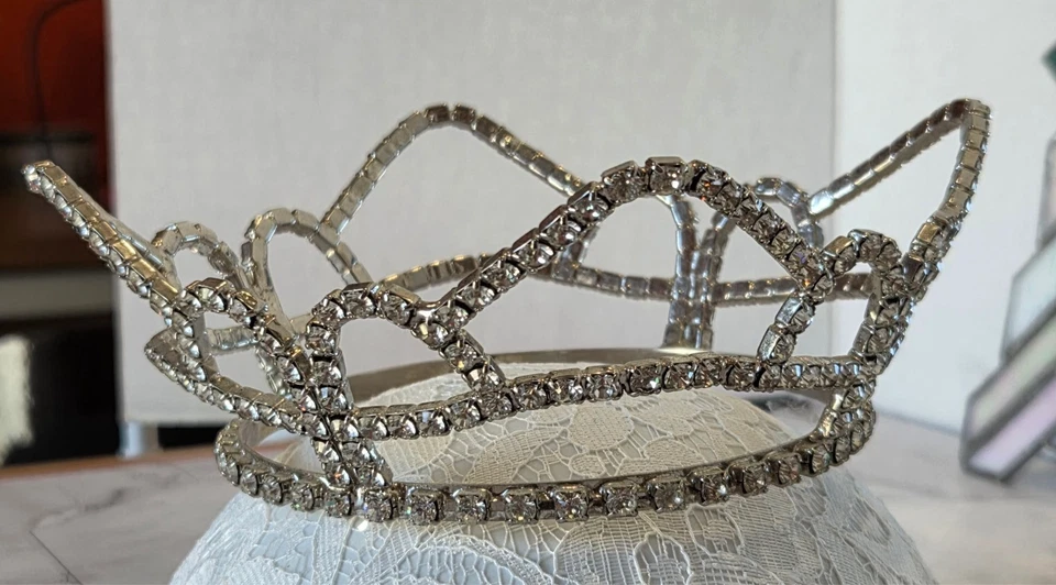 Vintage Rhinestones Pageant Tiara / Crown / Wedding - Full Round Posh style - Image 3 of 4