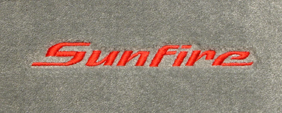 Lloyd Mats Velourtex Pontiac Sunfire Custom Front Floor Mats (1995-2005) Foto 3 de 4