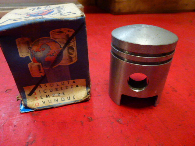 Piston Neuf NOS Pour Scooter Lambretta LI 125 Cc - Diamètre 52,56 Mm - Axe 16 Mm - Marque MAHLE