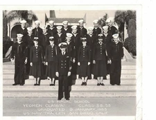 Original US Navy School Photo Yeomen, original 8x10 Simi-Glossy with Names 1953