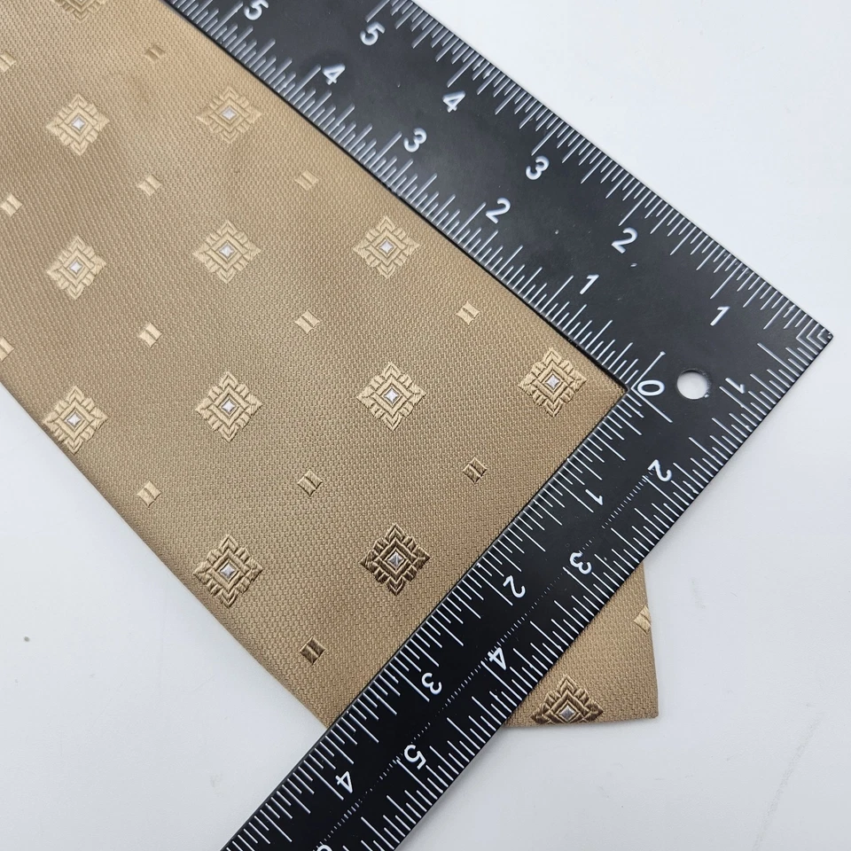 Corbata Dormeuil 100 % seda para hombre 3,75" x 58" hecha a mano Italia oro blanco cuadrados Foto 4 de 4