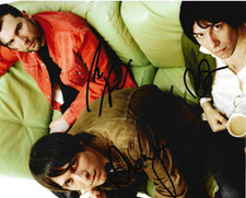 * THE CRIBS * signed 8x10 photo * GARY, RYAN & ROSS JARMAN * COA *