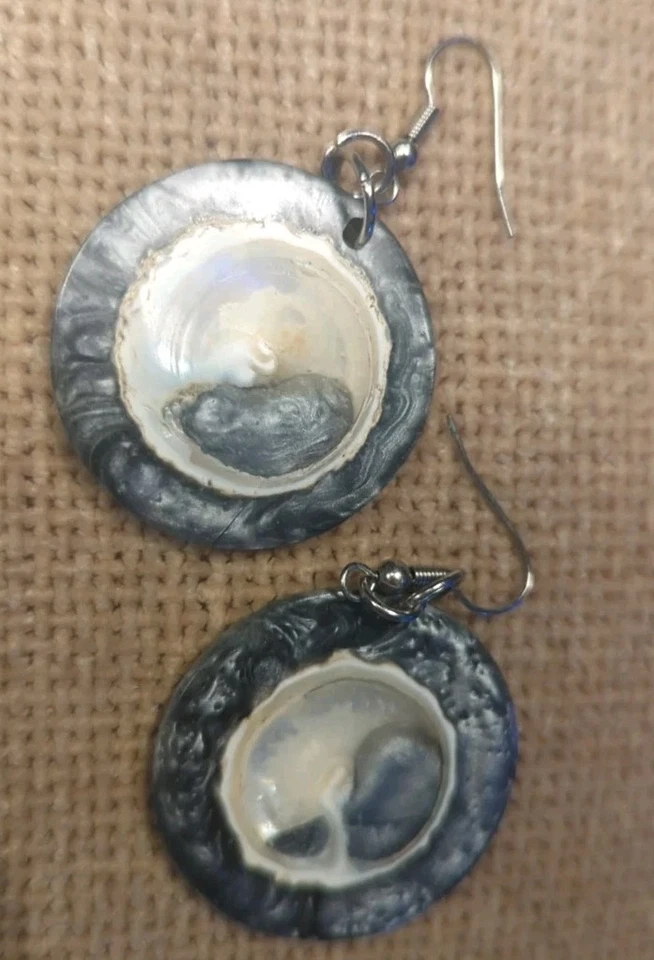 Bold Statement! Necklace And Earrings Set. Dark Grey And Mother Of Pearl Look Foto 3 de 4