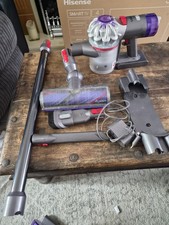 Dyson V8 Cordless Vacuum Cleaner + Attachments – Faulty / Spares or Repair
