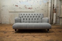 Design Klassische Textil Sofa 2 Sitzer Couch Polster Luxus Sofas Chesterfield