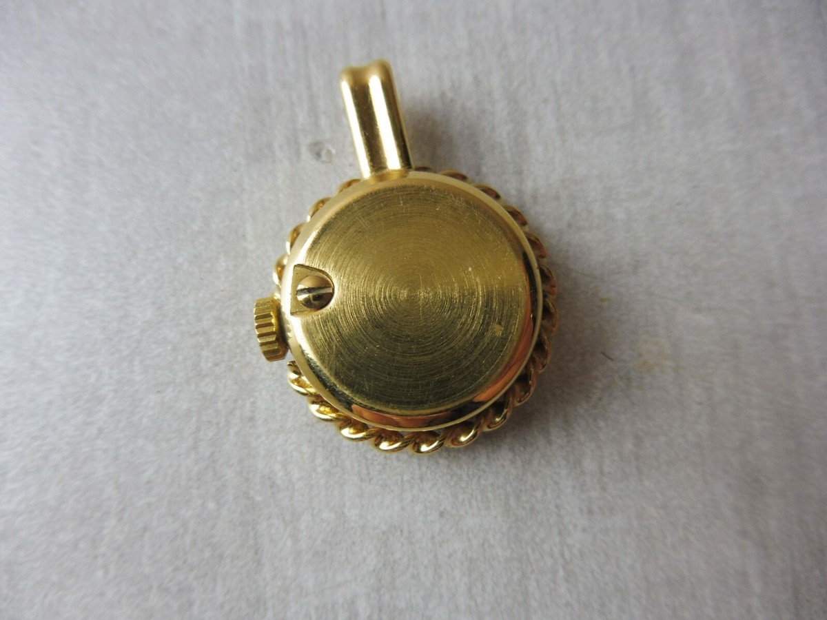 LIP : Montre bracelet, boitier carré en plaqué or (25 x 25 mm), cadran