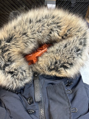 Michael Kors Mens Heavy Weight Hooded Parka Style Coat - Navy Blue & Orange (XL) - Picture 12 of 13