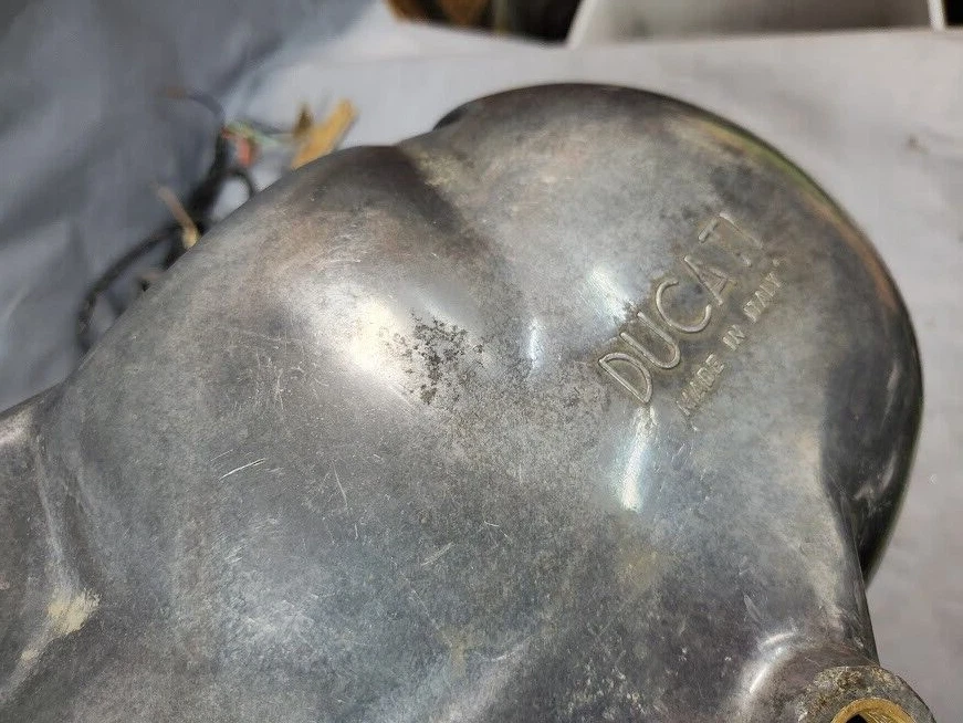 CUBIERTA LATERAL ALUMINIO MOTOR DUCATI 125 AUREA DIFERENTE A GRAN SPORT Foto 3 de 4
