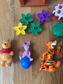 Lego Duplos 'Welcome to the Hundred Acre Wood' Set #2987 Winnie the Pooh 1999