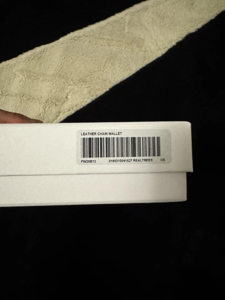 Cartera con cadena de cuero DS Supreme FW25 Realtree camuflada en mano envío rápido Foto 4 de 4