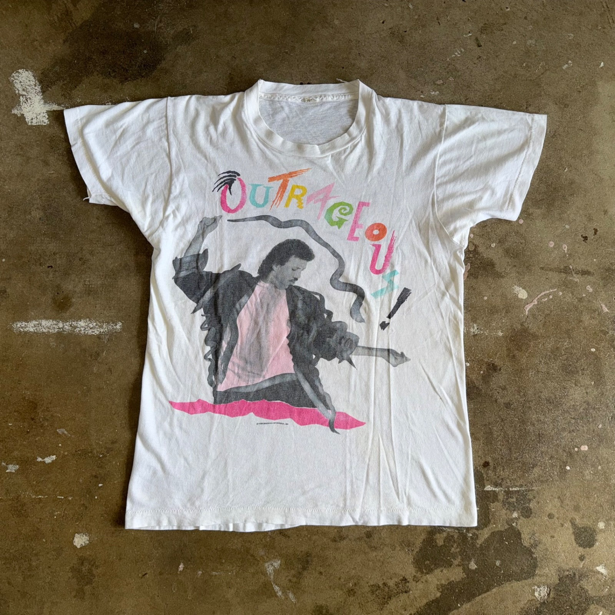 80s VINTAGE LIONEL RICHIE CONCERT T-SHIRT 1986 THE OUTRAGEOUS TOUR 80s VINTAGE LIONEL RICHIE CONCERT T-SHIRT 1986 THE OUTRAGEOUS TOUR