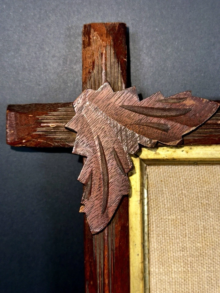 ANTIGA Arte de Vagabundo Esculpida Moldura Poinsétia Ponto de Agulha Arte Folclórica Vitoriana Madeira - Imagem 2 de 4