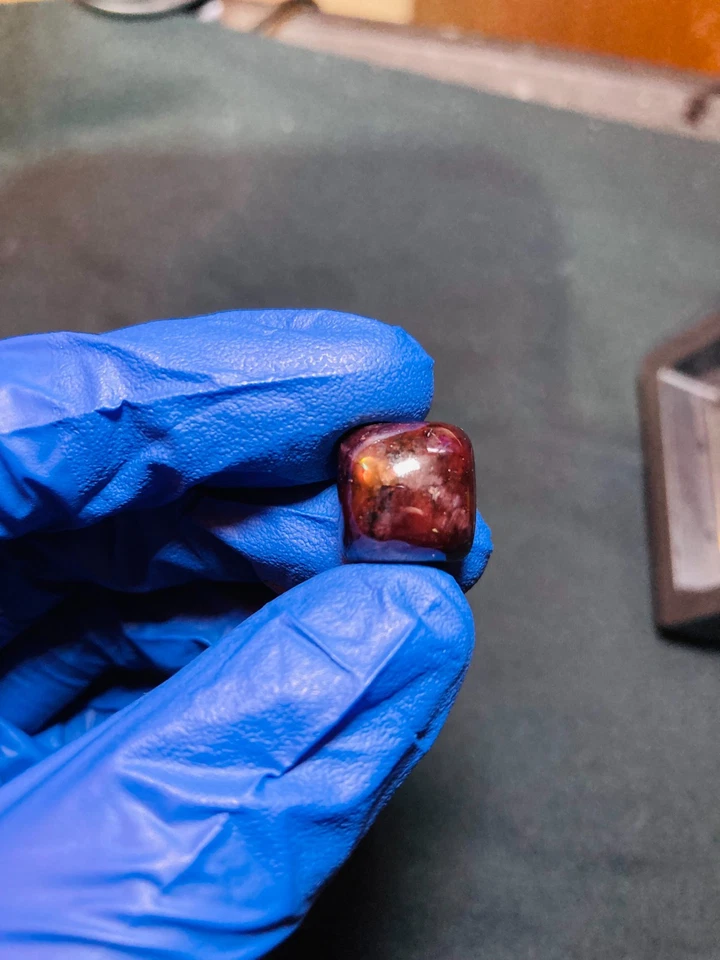 Idaho Star Garnet High Dome Square Cut Cabochon #22.5 Carat With Display Case - Image 3 of 4