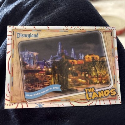  The Lands  Star Wars Galaxys Edge 2025 Topps Disneyland Resort 70th Anniversary