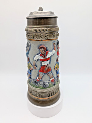 King Rastal Fußball Bierkrug Zinndeckel 1L Handbemalt Keramik | Schuss Tor   