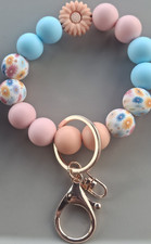 Floral Beaded Daisy Keyring Bracelet for Wome...